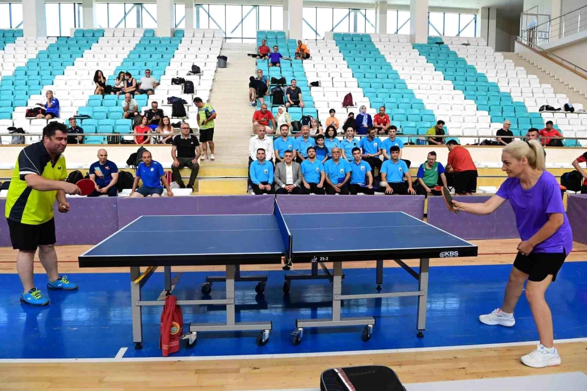 Sinop Veteranlar Masa Tenisi Turnuvası Başladı